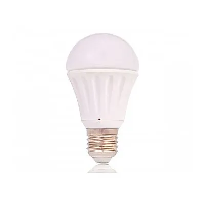 Platinium LED žárovka E27, 7W, teplá bílá
