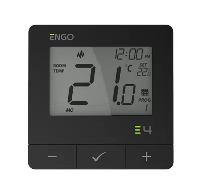 ENGO Controls Programovatelný termostat E4-B, teplo/chlad, 230V, černý
