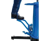 BGS Stolice s výkyvnou plochou pro demontáž převodovek, 500 kg BGS Stolice s výkyvnou plochou pro demontáž převodovek, 500 kg