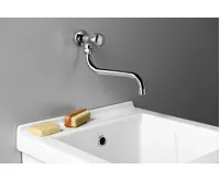 AQUALINE Nástěnný ventil 1/2", otočná hubice, chrom (3)