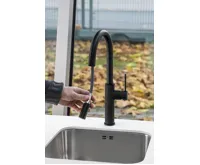 SAPHO FLAWO stojánková dřezová baterie s výsuvnou sprškou, černá mat (5)