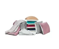 Dormeo Sada polštáře a přikrývky Warm Hug 2018 130x190 cm - červená (1)