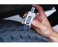 BGS Měřič hloubky profilu pneumatiky 0,00 - 28 mm, digitální (1)