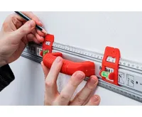 BGS Pravítko pro řezání a označování,  s rukojetí a vodováhou,  750 mm (1)